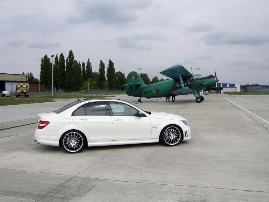  Mercedes-Benz C63 AMG by AVUS Perfomance 2009 года  (фото 5 из 15)